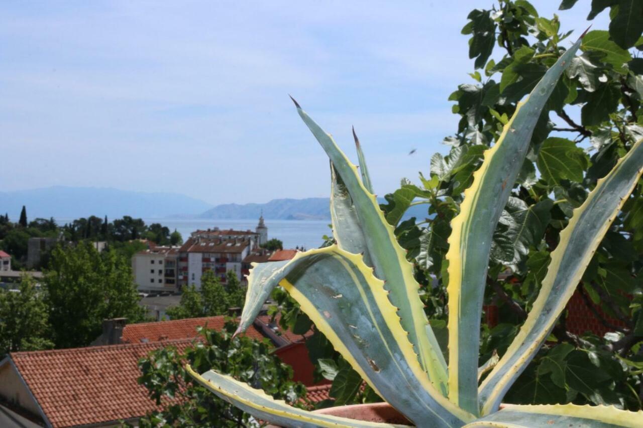 Central House Nona Crikvenica Exterior photo